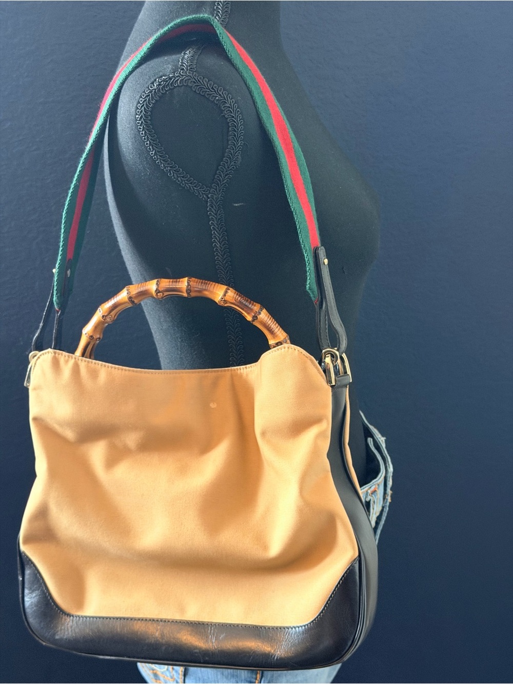 Gucci Bamboo-Handle Shoulder Bag in Tan with Green-Red Strap - Picture 5 of 11
